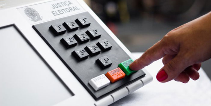 Jovens aderem a campanha para tirar título de eleitor